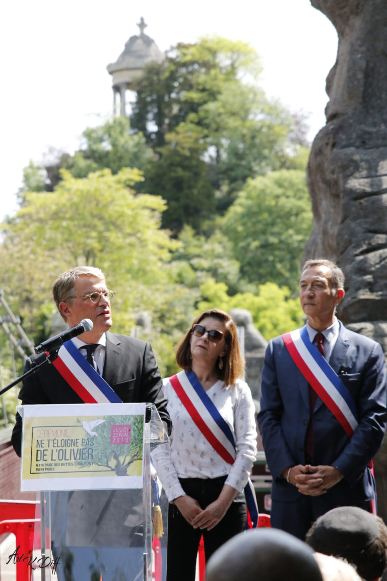 Cérémonie "Ne t'éloigne pas de l'Olivier" 